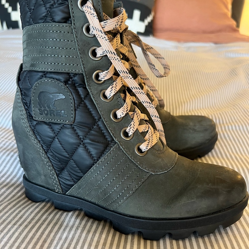 Sorel Lexie Wedge size 7